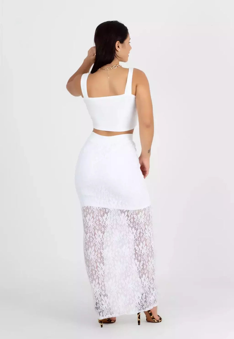 Conjunto Feminino Cropped Branco e Saia De Renda Transparente Branca Com Fenda Lateral