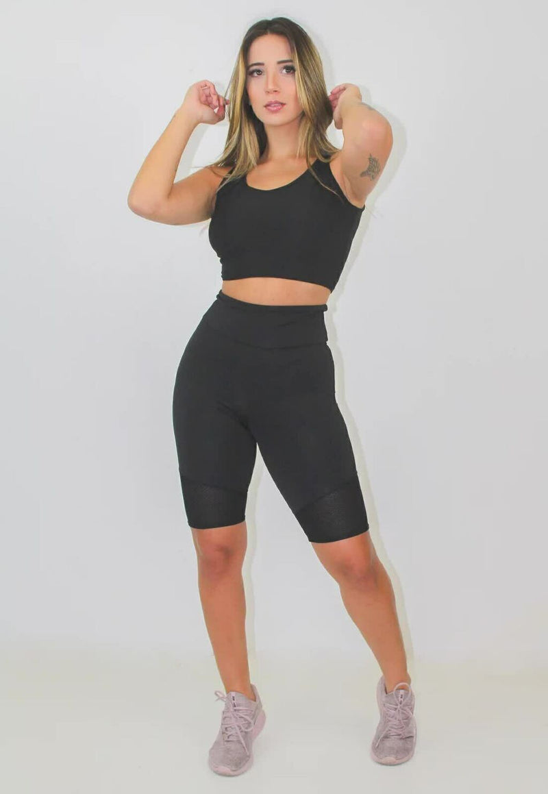 Conjunto Feminino Cropped Regata Preto e Bermuda Cintura Alta Com Detalhe Preta