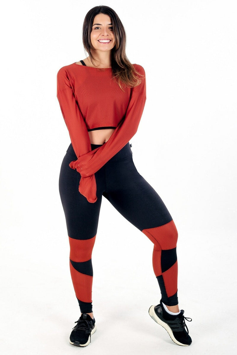 Conjunto Fitness Feminino Cropped Manga Longa De Tela Terracota + Calça Legging Cintura Alta Preta Detalhe Em Tela Terracota