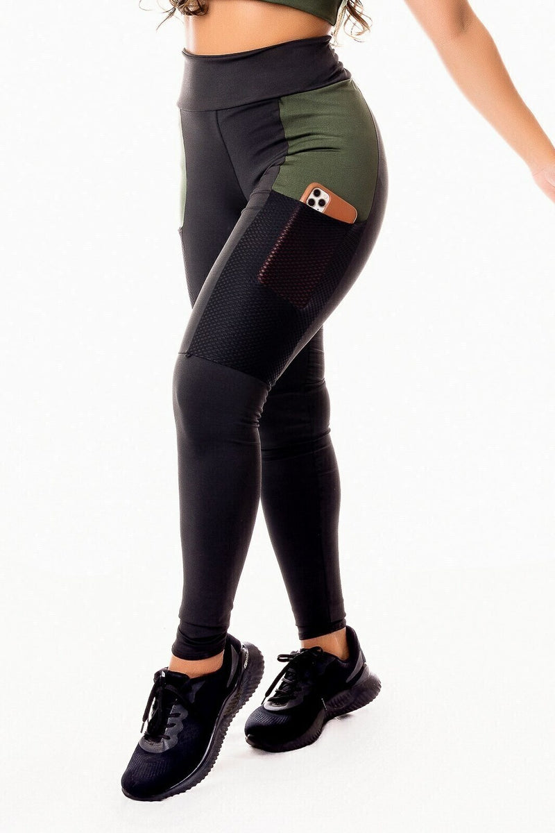 Calça Legging Fitness Academia Preta com e Verde Militar Cintura Alta Detalhe em Tela Dry Fit