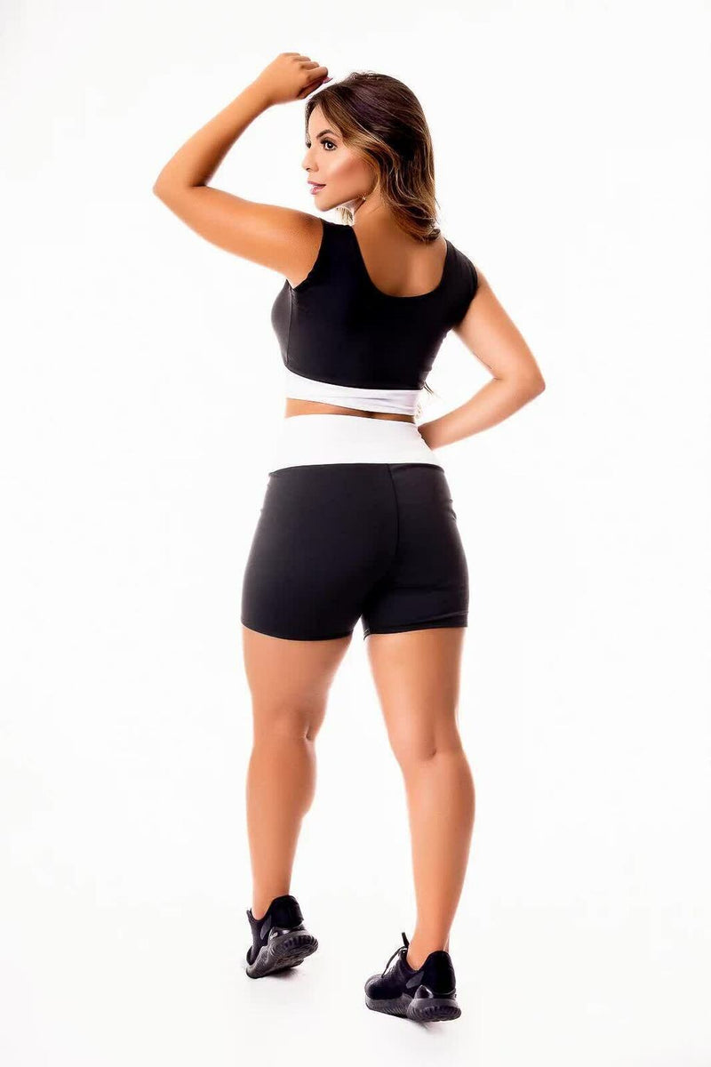 Conjunto Feminino Cropped Regata Preto Detalhe Em Branco e Short Preto Cintura Alta Detalhe Branco