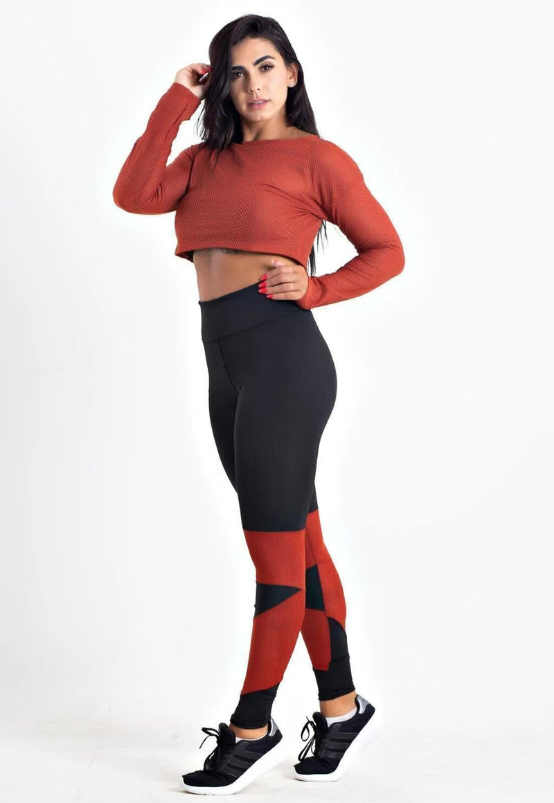 Conjunto Fitness Feminino Cropped Manga Longa De Tela Terracota + Calça Legging Cintura Alta Preta Detalhe Em Tela Terracota